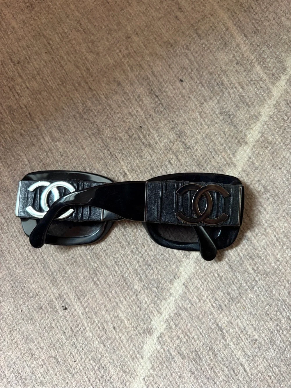 CHANEL polarized Rectangle Logo-Accent Sunglasses